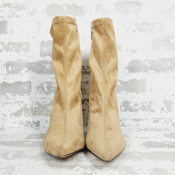 NEW Marc Fisher Tan Larry Faux Suede Pointed Toe Block Heel Ankle Booties M858 - Picture 3 of 11